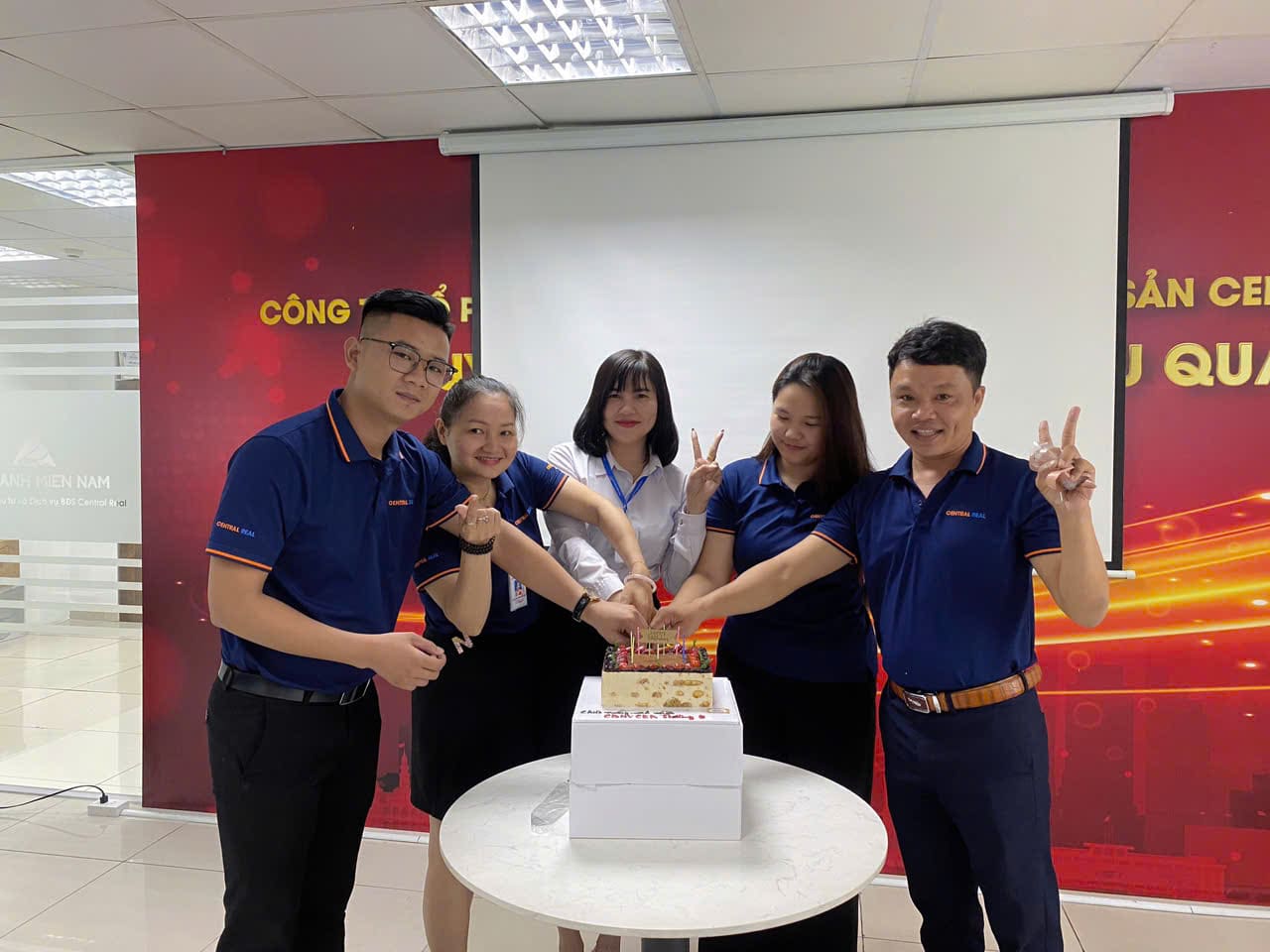 Central Real họp tổng kết tháng 4-18 Central Real họp tổng kết tháng 4 năm 2025