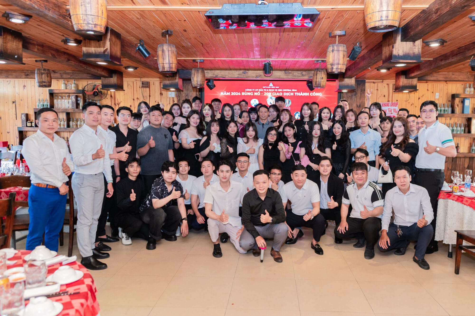 Tập thể CBNV Central Real